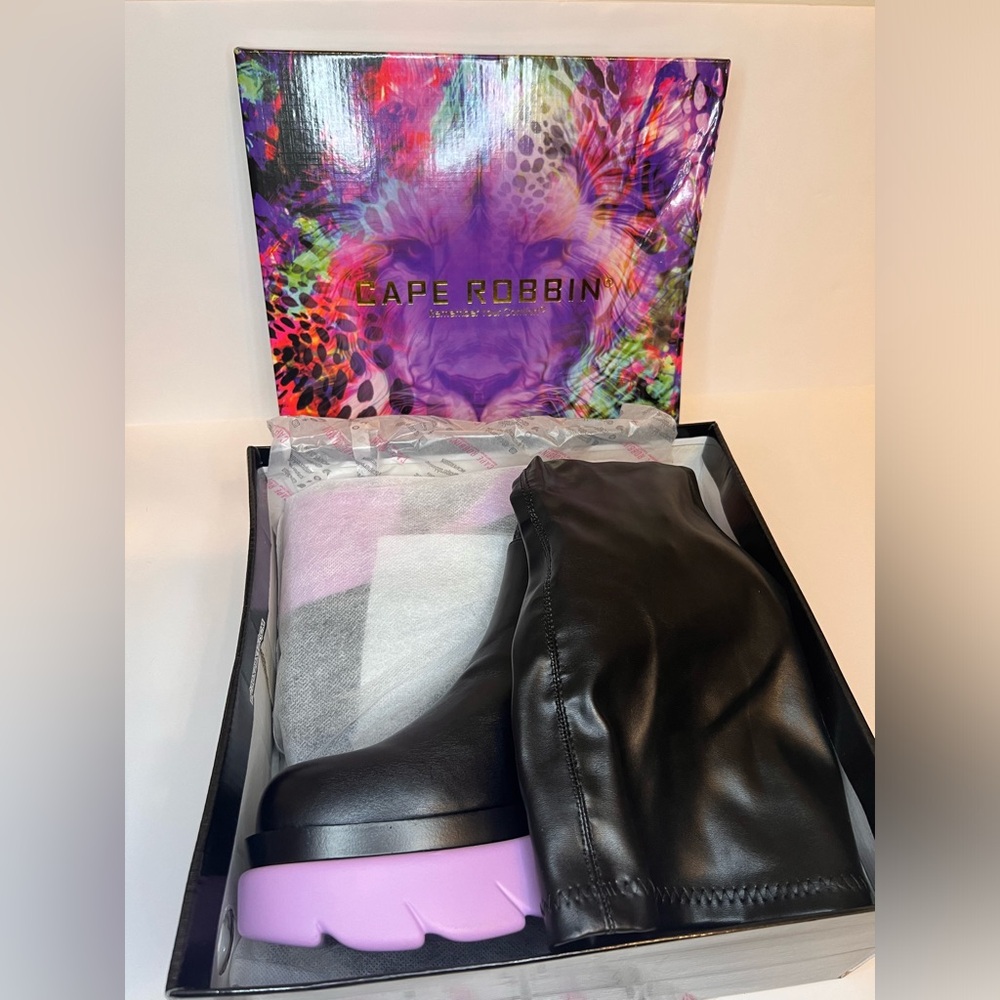 NWT Funky Chunky Lug Boots - Black & Lilac Knee-High Vinyl Platform Boots - Picture 3 of 11